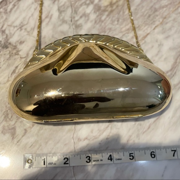 Vintage Gold Coin Purse with Chain - Picture 2 of 9